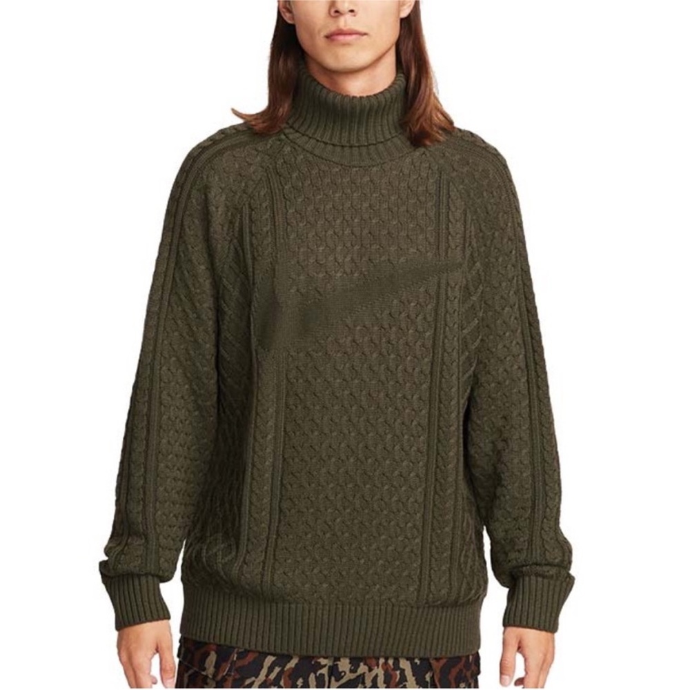NWT Nike green sweater